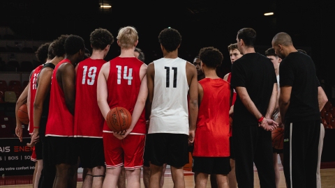 Entraînement des jeunes de l'Académie avec 4 membres de l'association Cholet Basket Alumni